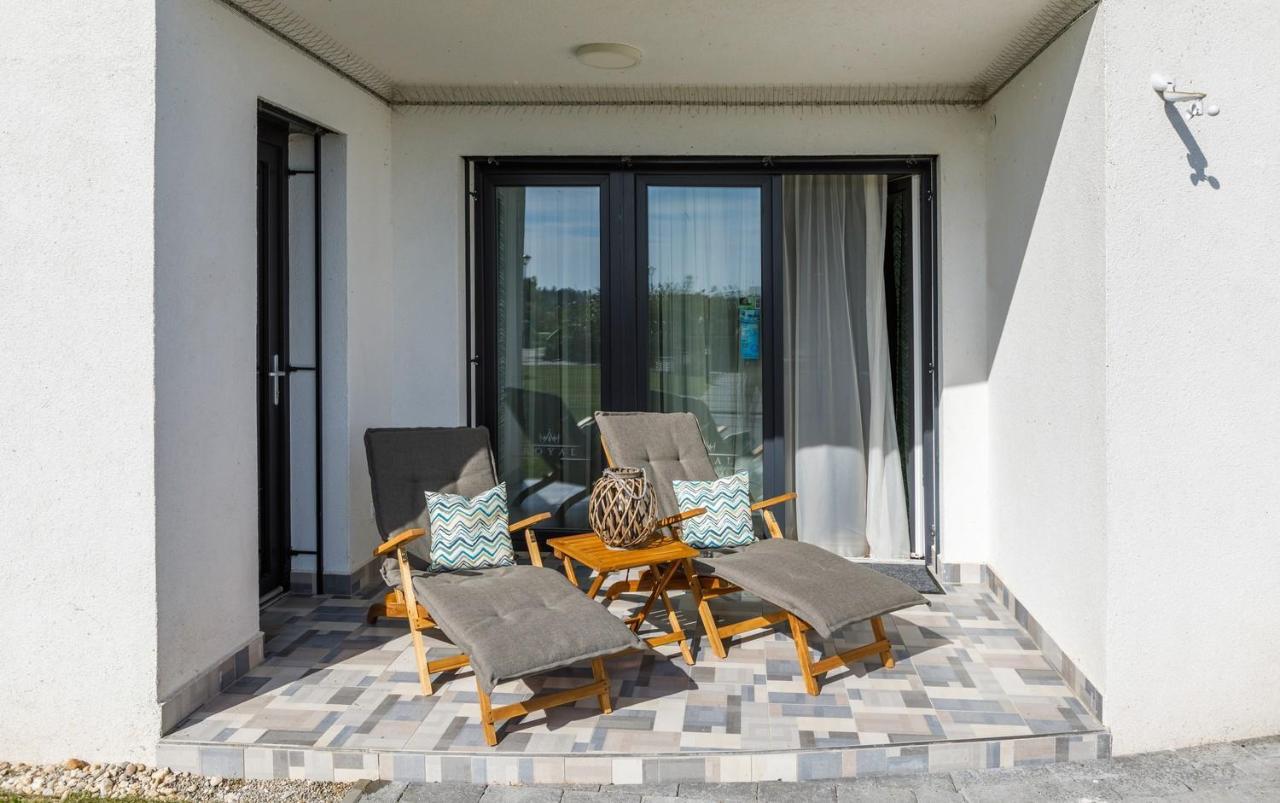 Royal Cafe Apartman Keszthely Kültér fotó