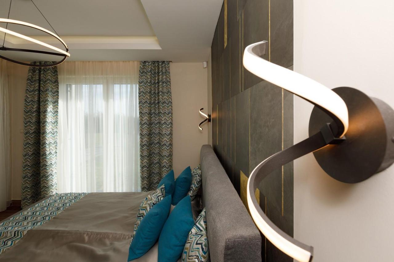 Royal Cafe Apartman Keszthely Kültér fotó